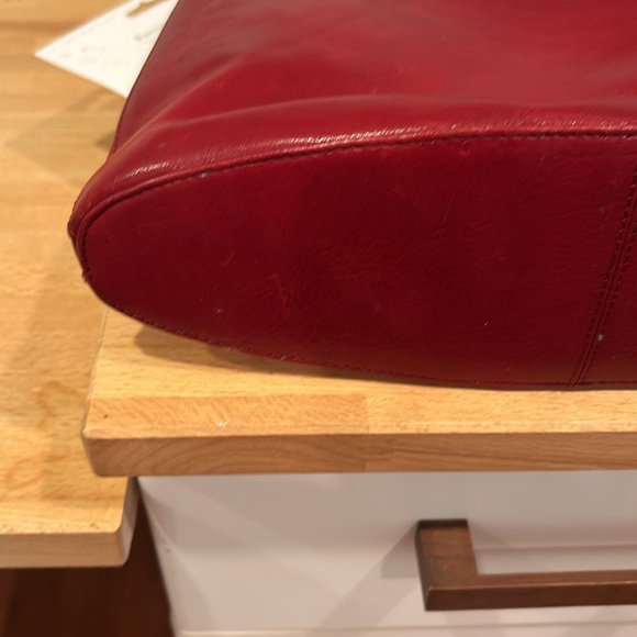Hobo Red Leather Shoulder Bag - Picture 15 of 16